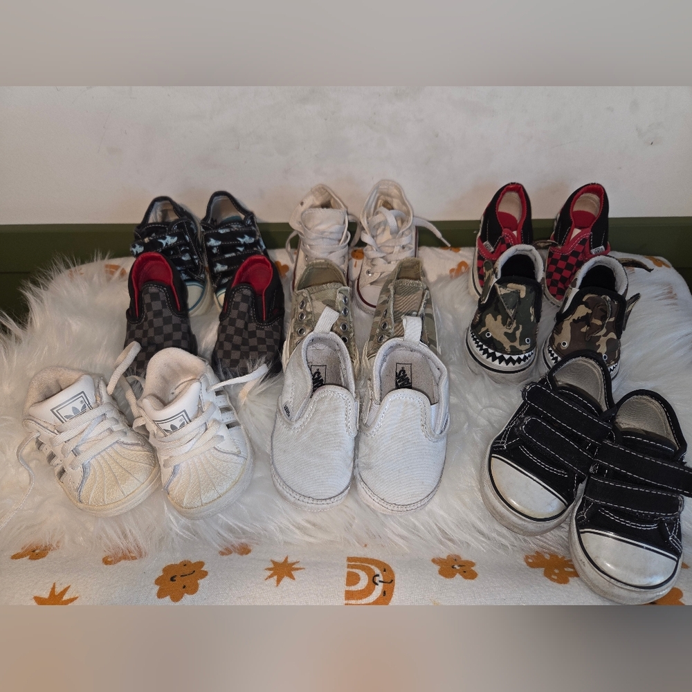 Stylish Kids Sneakers - White and Black